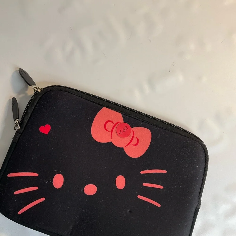 Hello kitty Sanrio mom berry logo black case